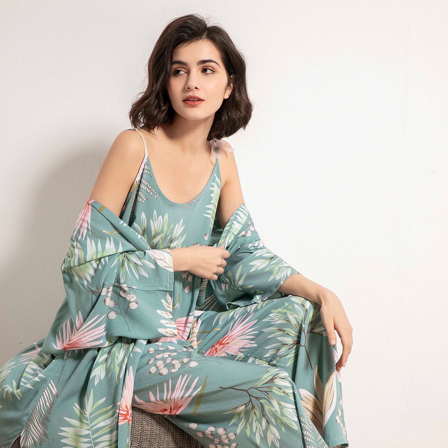 Pijama Mujer Verano Largo de Seda con Camisa estilo Raso 3 piezas Estampado Cómodo Tirantes